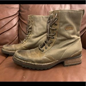 RJ COLT Lace Up Boots.